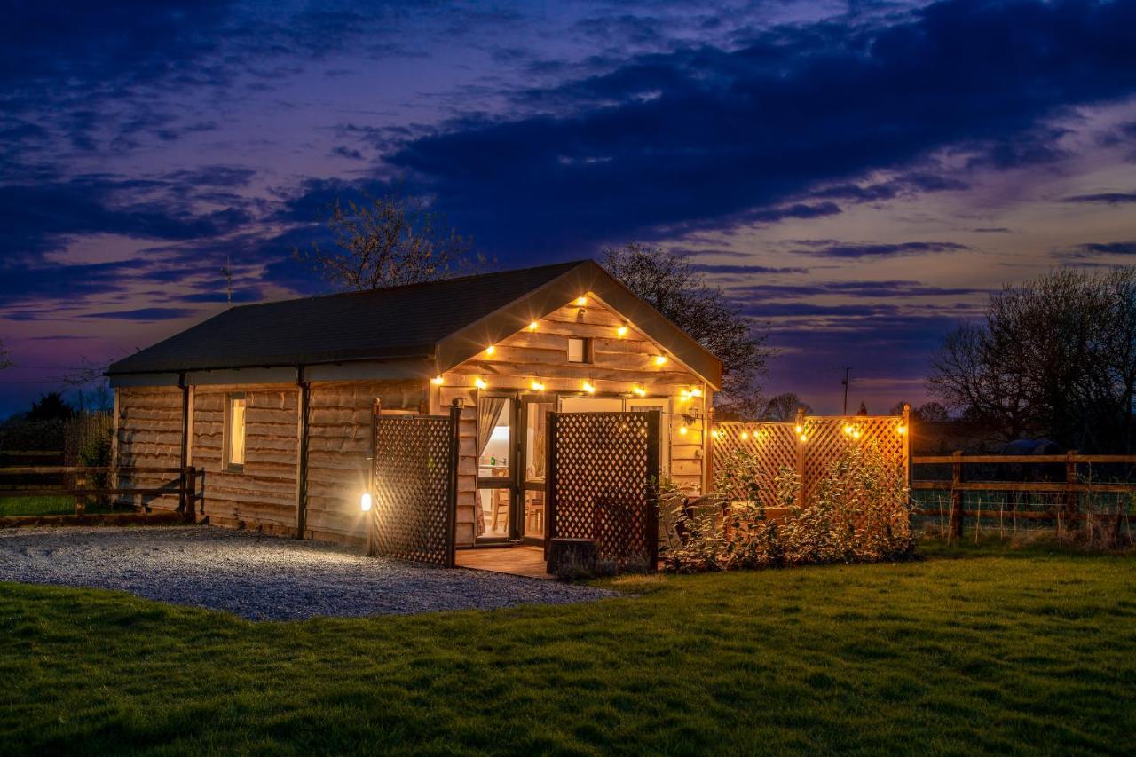 Montana Log Cabin - Ockeridge Rural Retreats Villa Wichenford Exterior photo